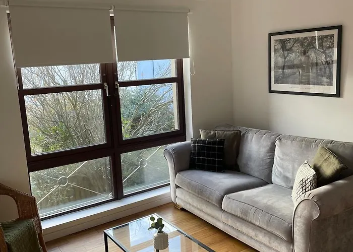 5 Roslin Place