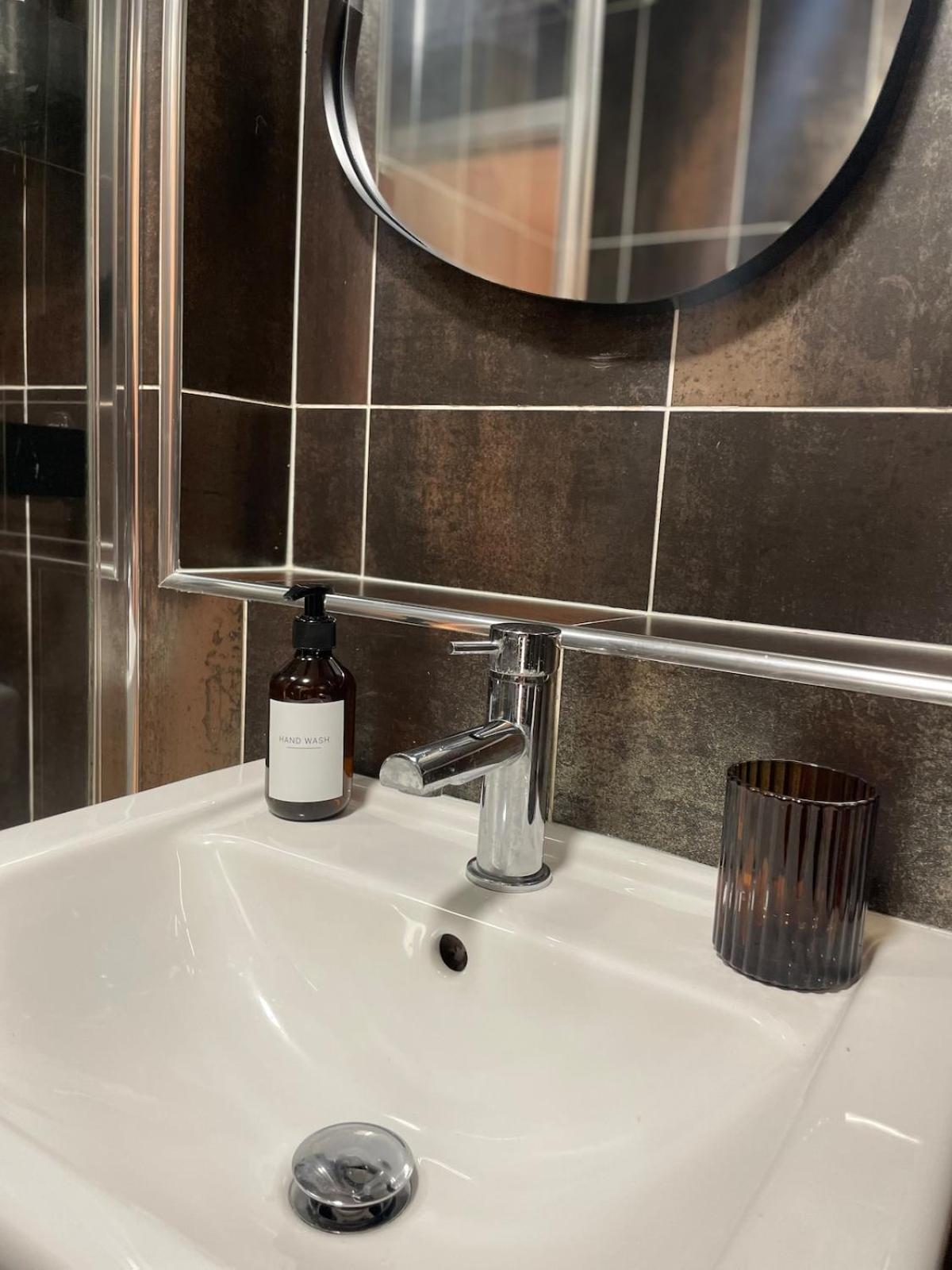 5 Roslin Place Apartment *