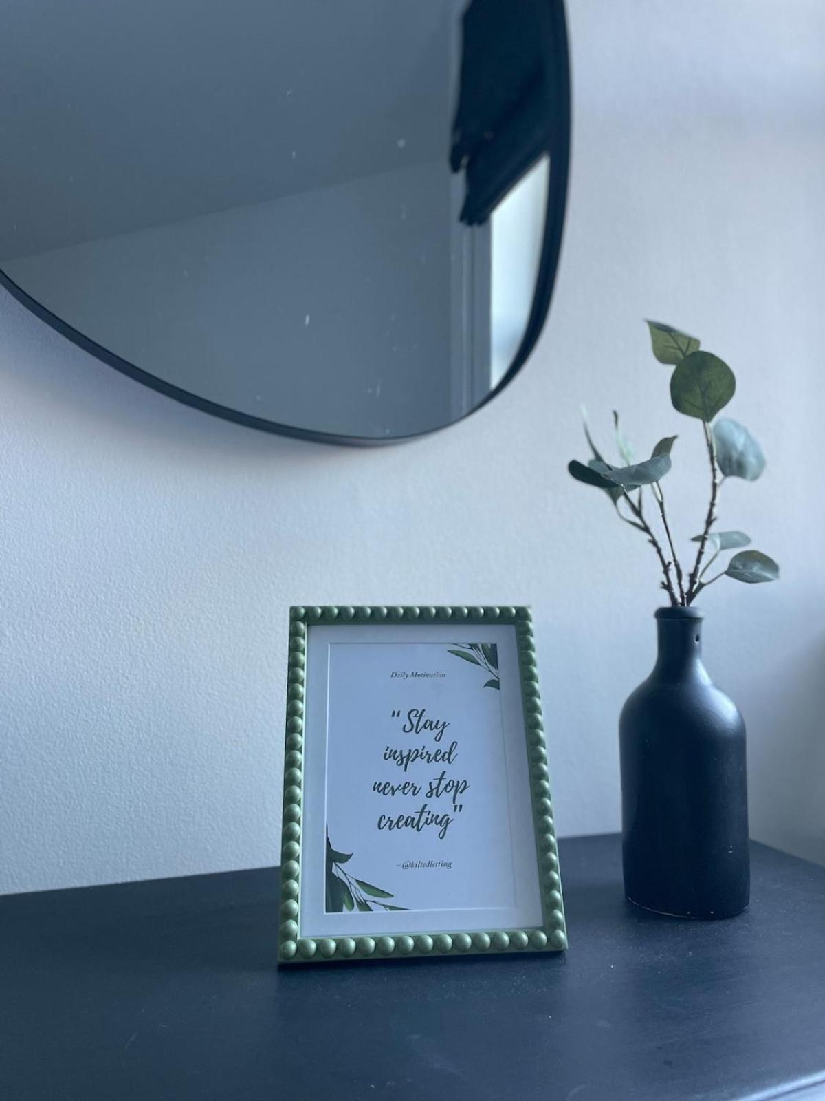 Apartment 5 Roslin Place *