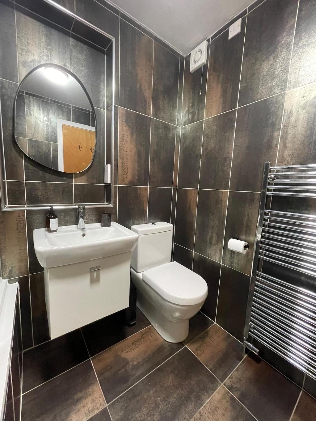 5 Roslin Place * Aberdeen